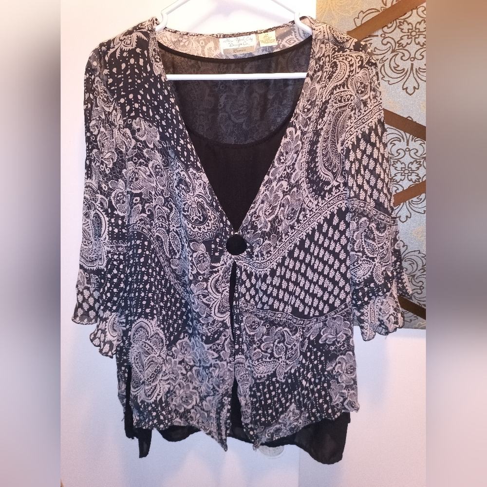 New York City & Co Woman Layered boho top 3x